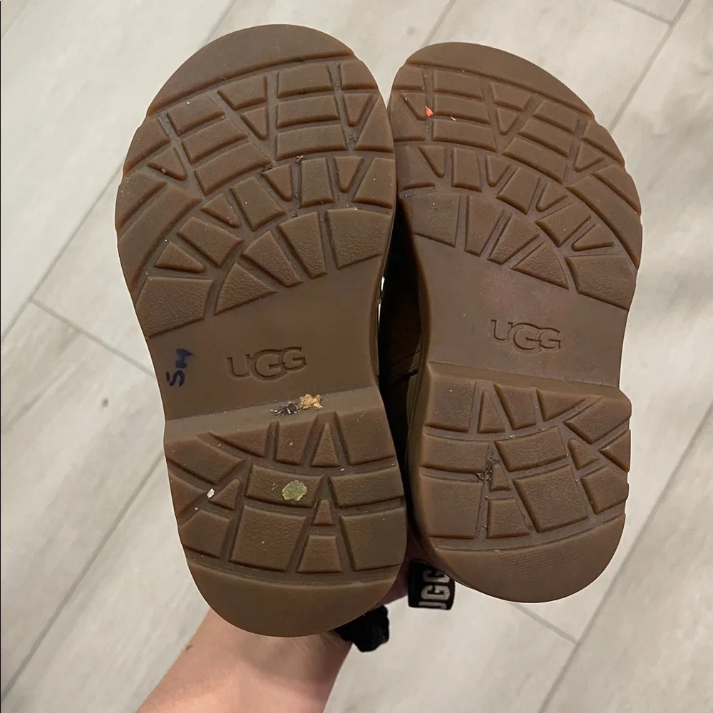 UGG kids Tan Leather Ankle Boots